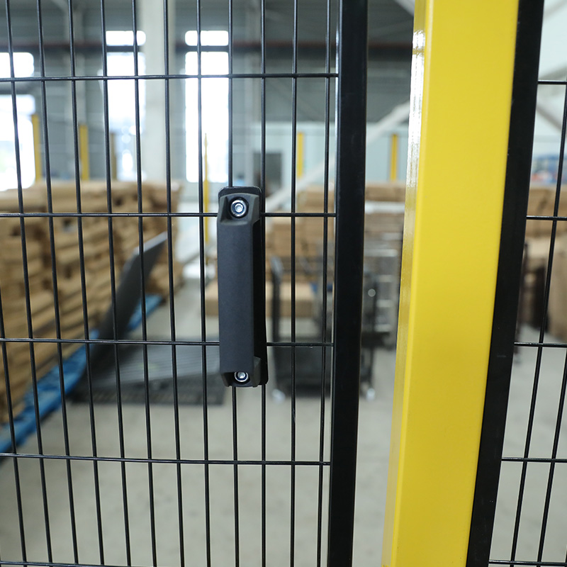 Factory ware domus segregat saepemque